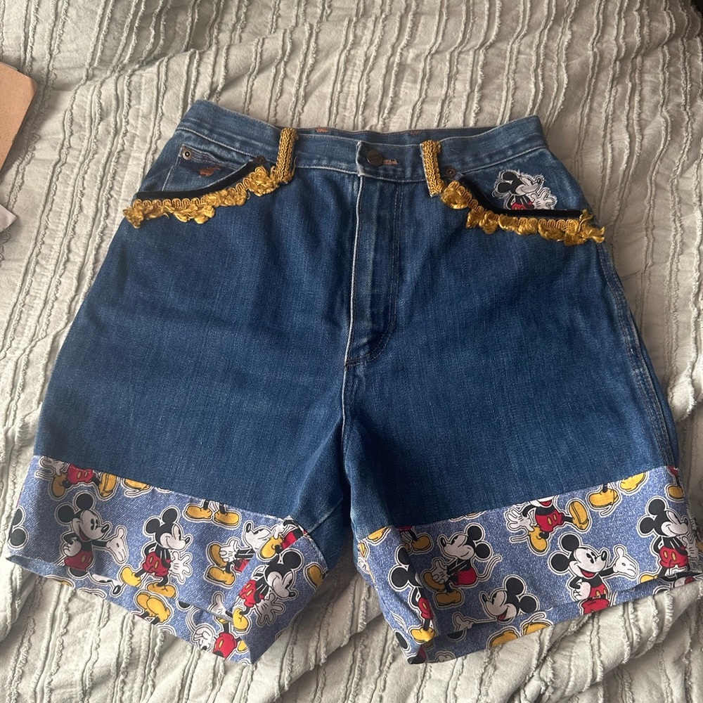 Rare vintage David & Neil Wrangler Disney Mickey Collab Women’s Jean Shorts sz10